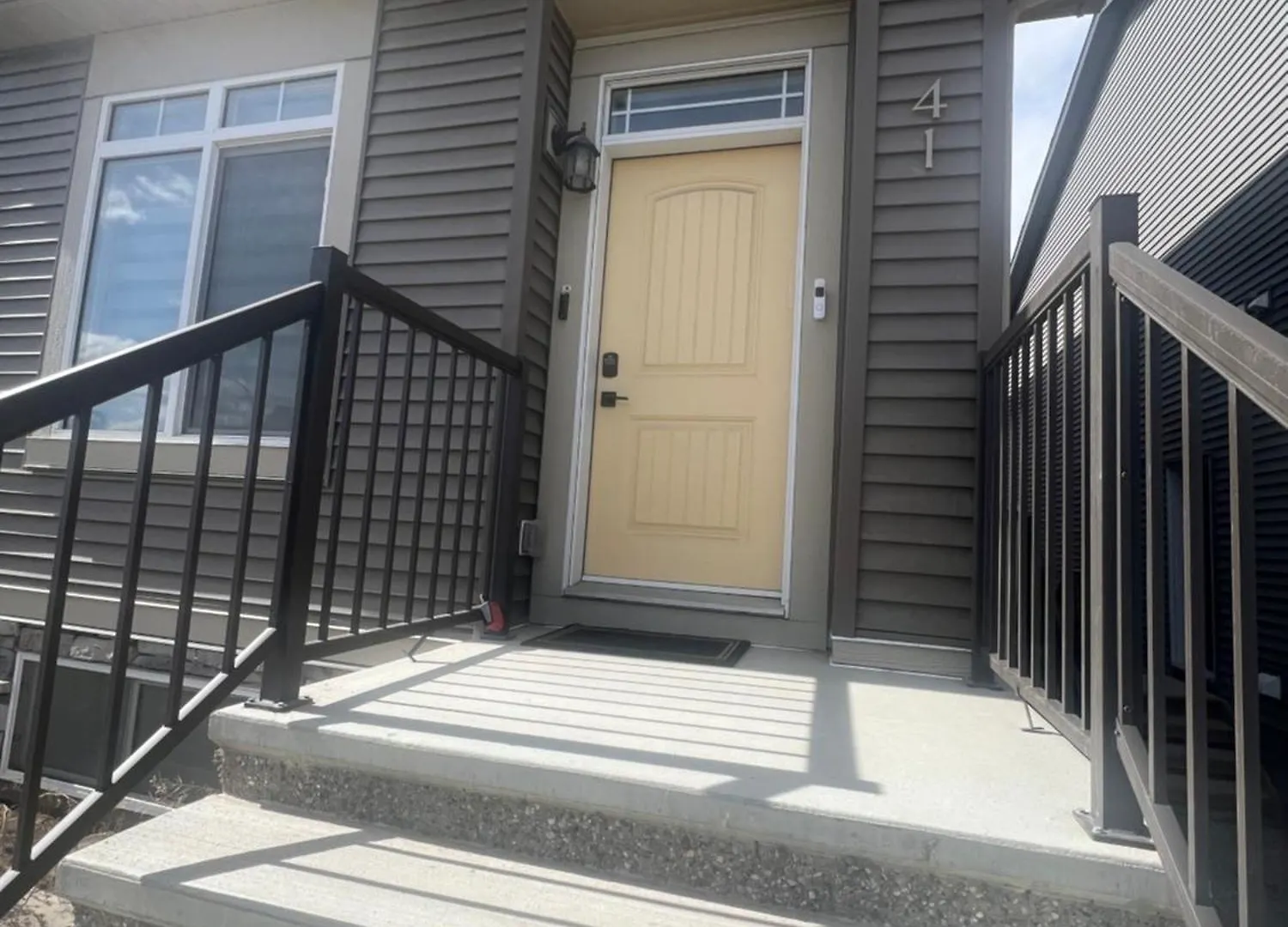 Edith Gate Luxe Bedroom 2 Homestay YYC