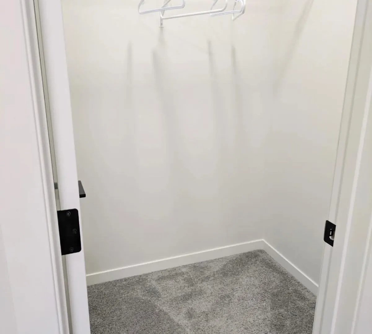 Edith Gate Luxe Bedroom 2 Homestay YYC