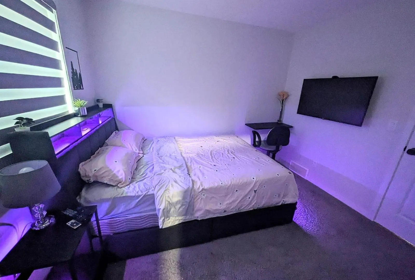 Edith Gate Luxe Bedroom 2 Homestay YYC