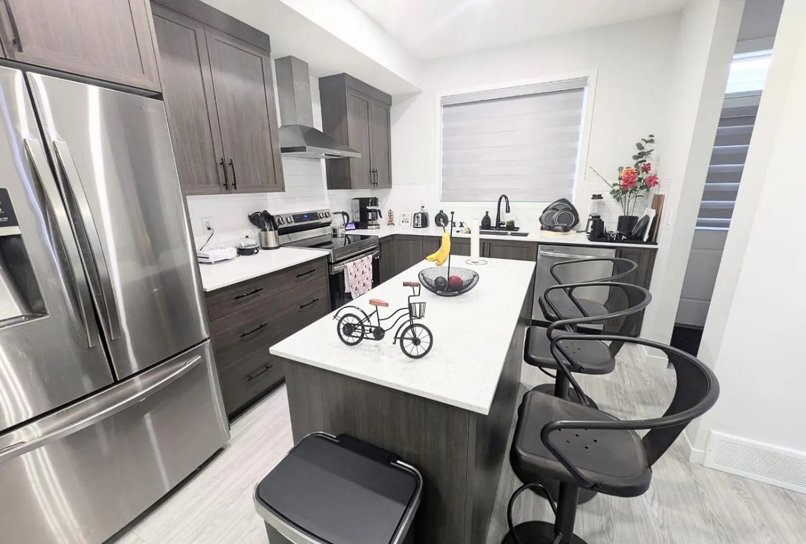 Edith Gate Luxe Bedroom 2 Homestay YYC