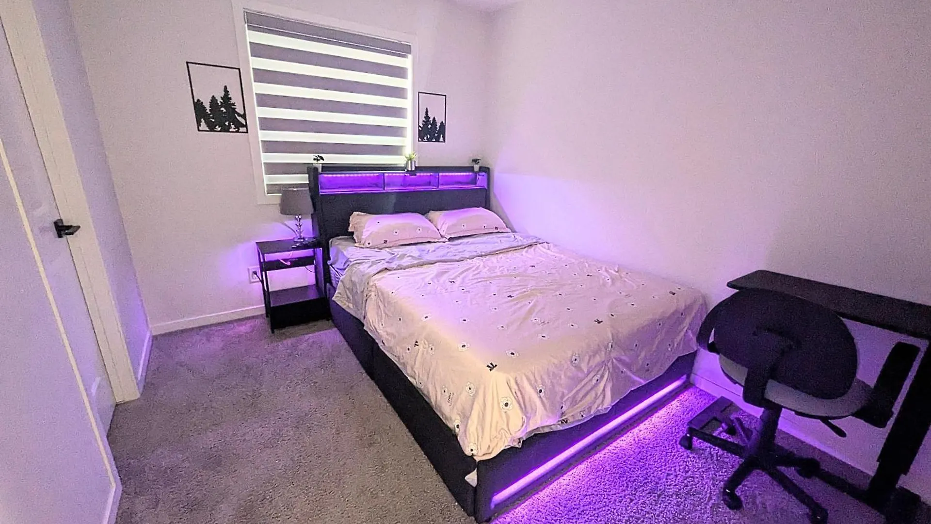 Edith Gate Luxe Bedroom 2 Homestay YYC Canadá